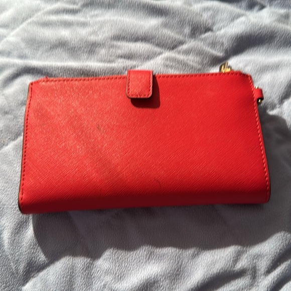 Michael Kors red wallet. Very good condition.. - Picture 2 of 3